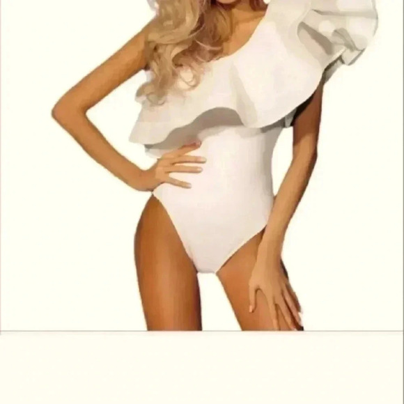 White Ruffled One-Shoulder Bodysuit Blouse Casual wear - Picture 1 of 4